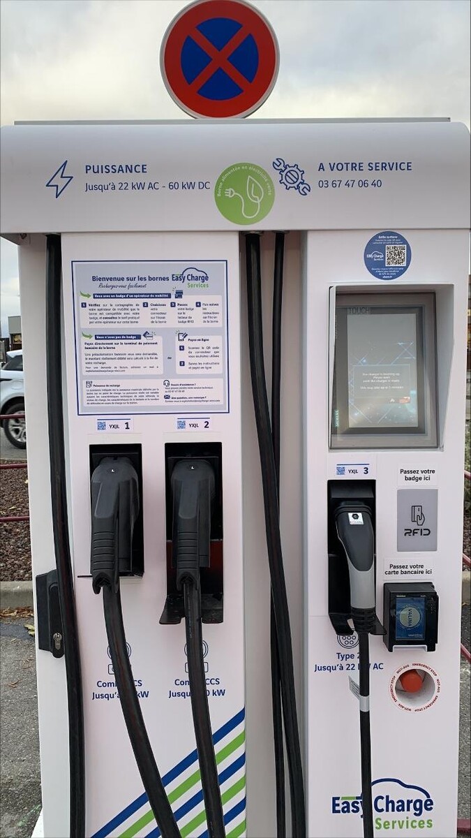 Images Easy Charge Services station de recharge
