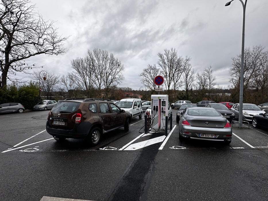 Images Easy Charge Services station de recharge