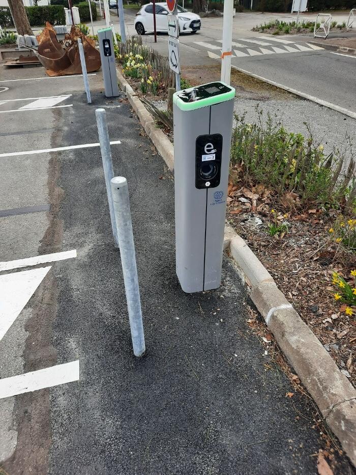 Images Easy Charge Services station de recharge