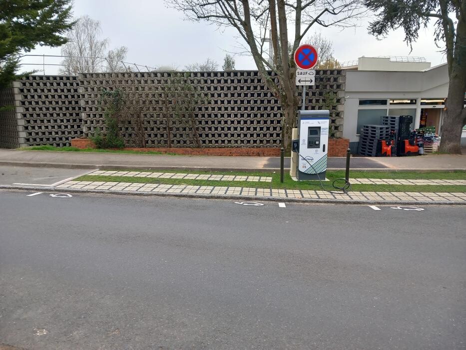 Images Easy Charge Services station de recharge