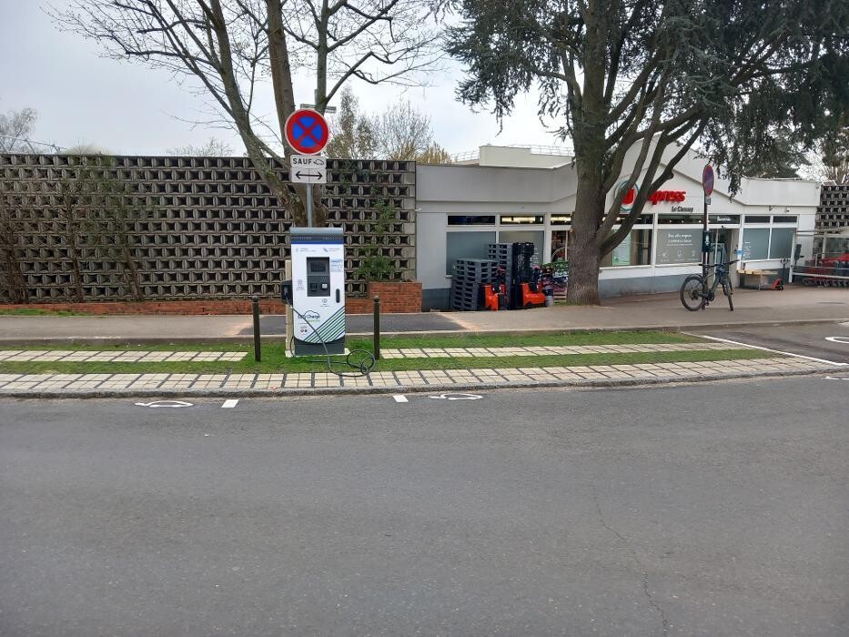 Images Easy Charge Services station de recharge