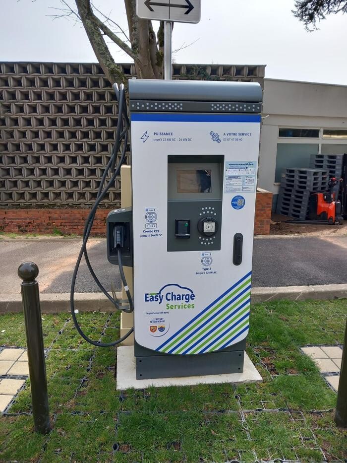 Images Easy Charge Services station de recharge