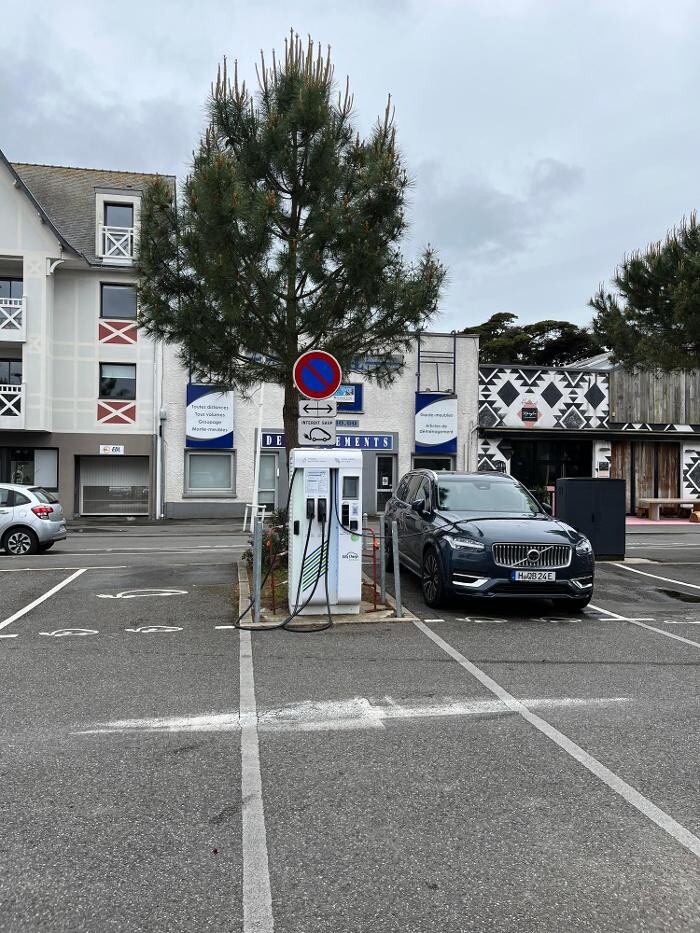 Images Easy Charge Services station de recharge