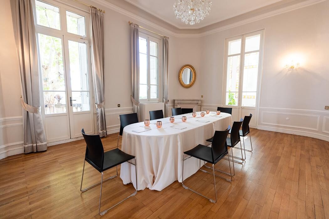 Images CHATEAU LA BEAUMETANE