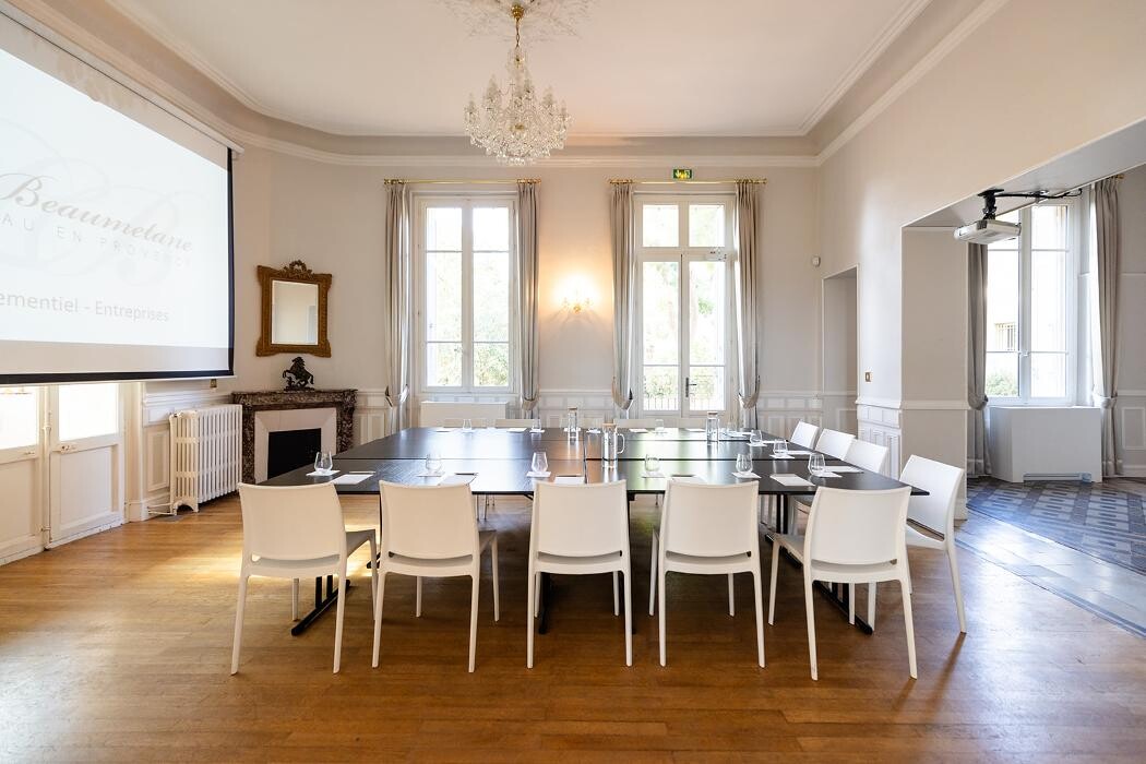 Images CHATEAU LA BEAUMETANE