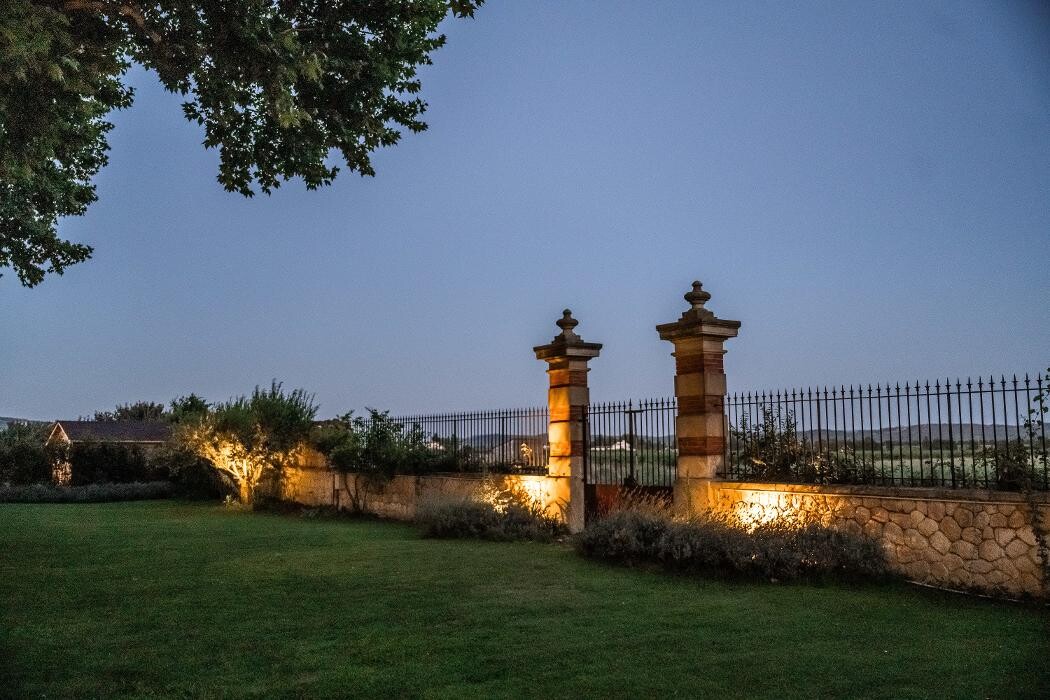 Images CHATEAU LA BEAUMETANE