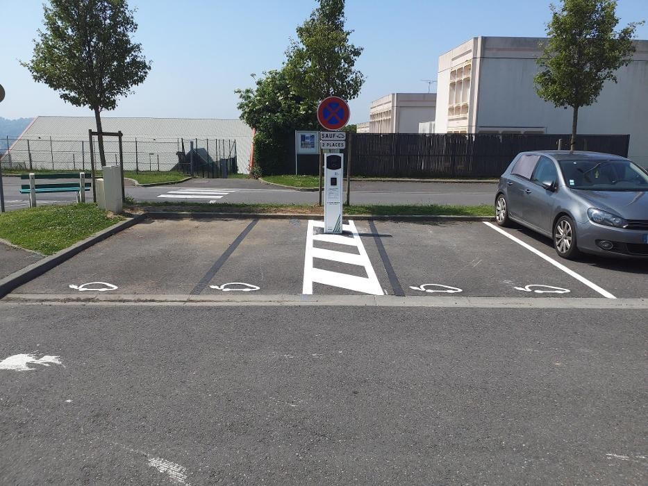 Images Easy Charge Services station de recharge