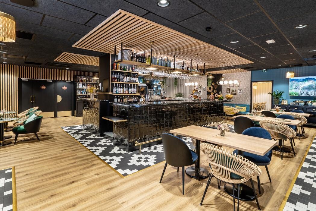 Images Monkey Place La Roche-sur-Yon