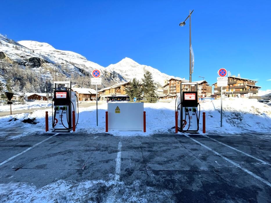 Images AVIA VOLT by EASYCHARGE station de recharge