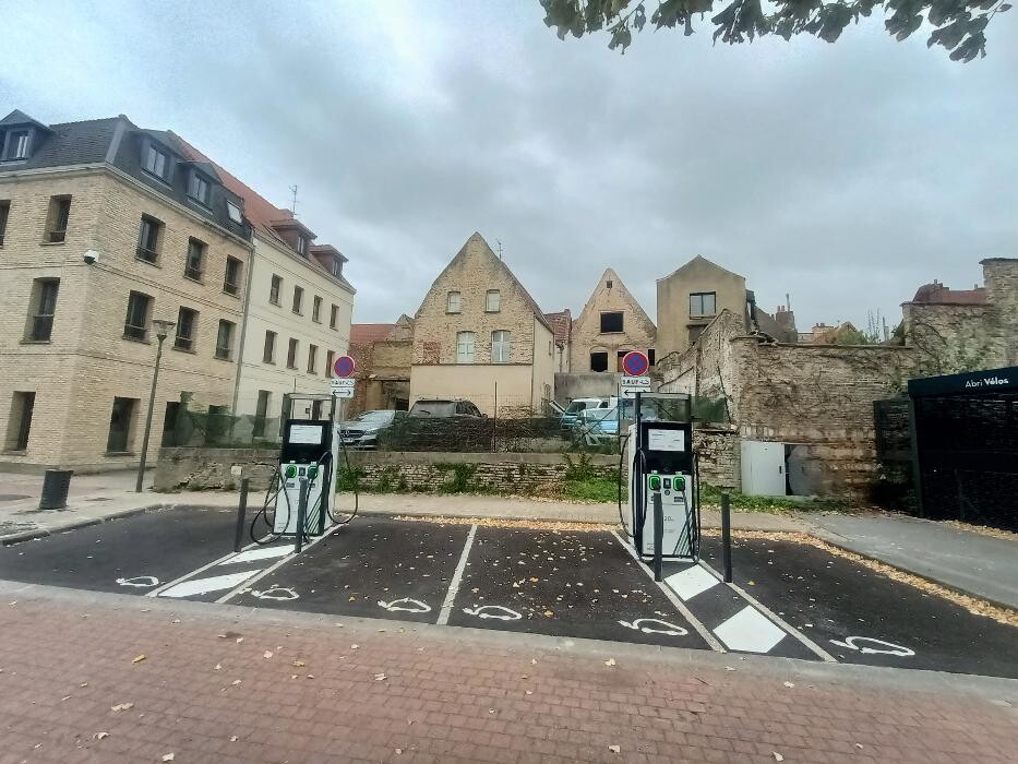 Images Easy Charge Services station de recharge