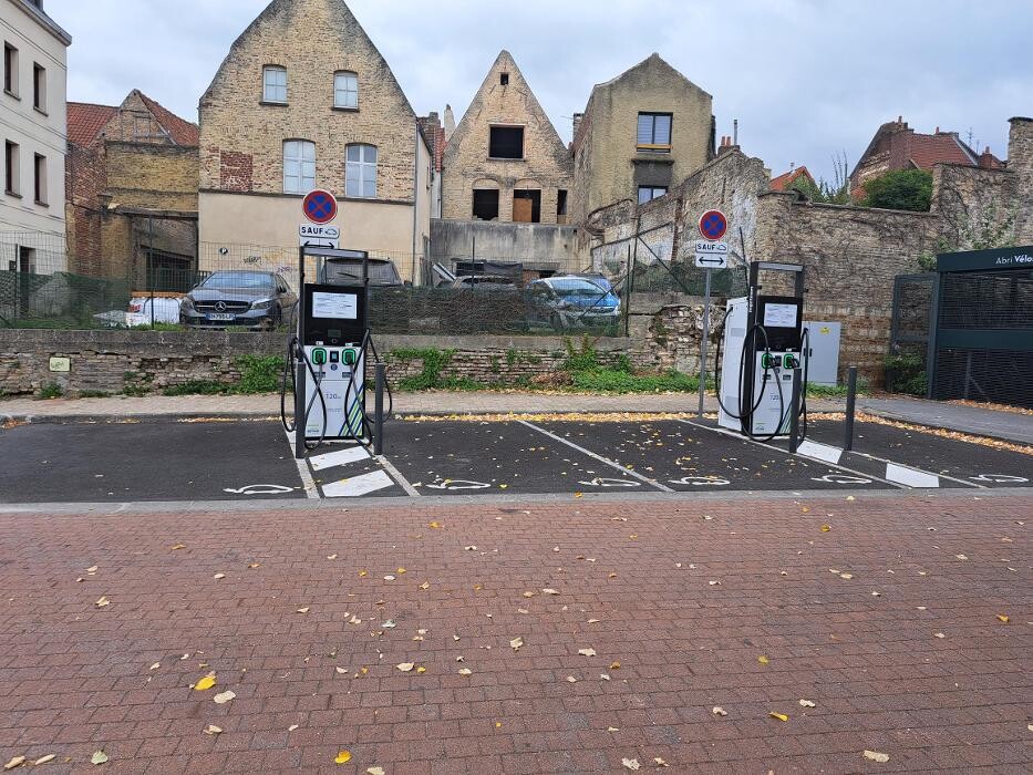 Images Easy Charge Services station de recharge