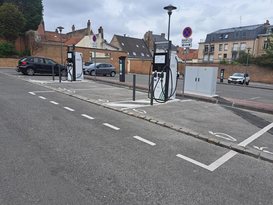 Images Easy Charge Services station de recharge