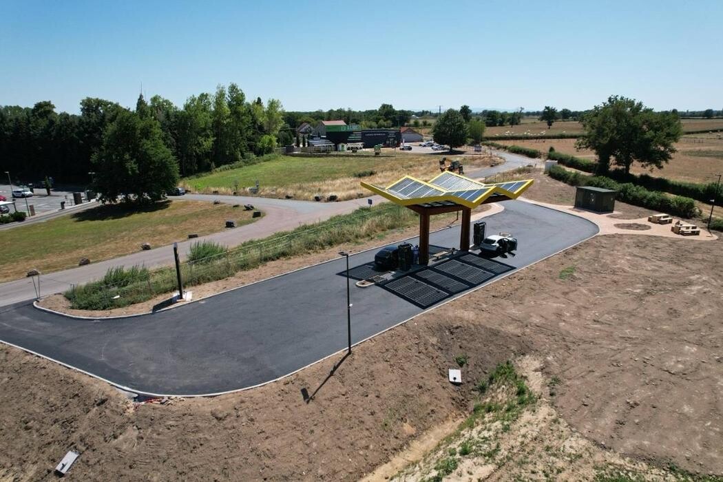 Images Fastned Charging Station