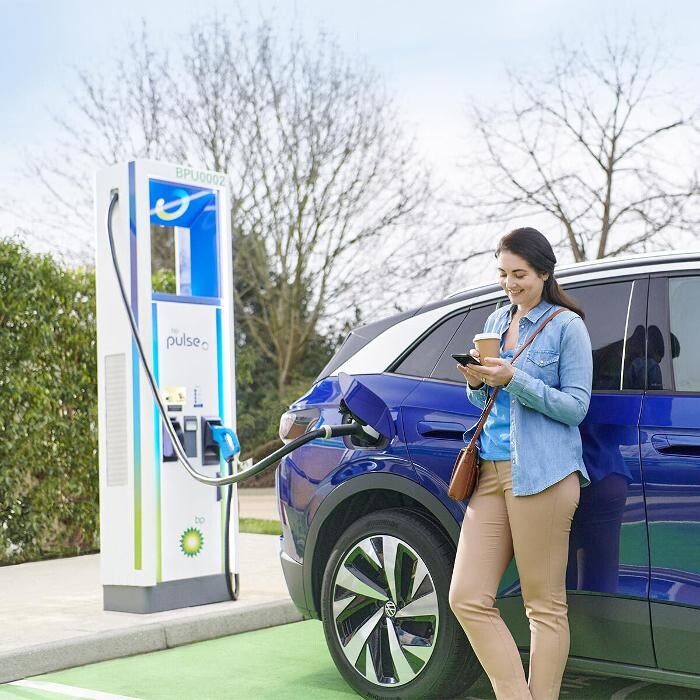Images bp pulse Charging Station