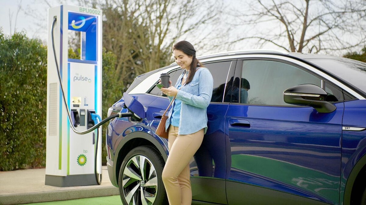 Images bp pulse Charging Station