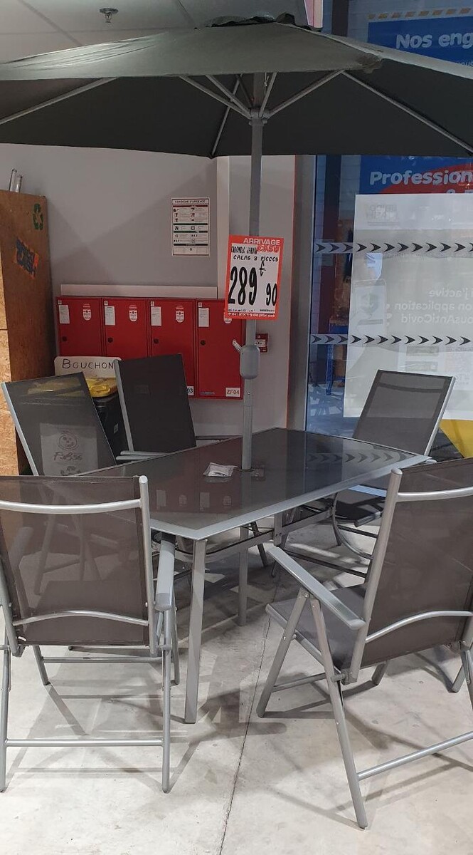 Images Brico Cash Vannes