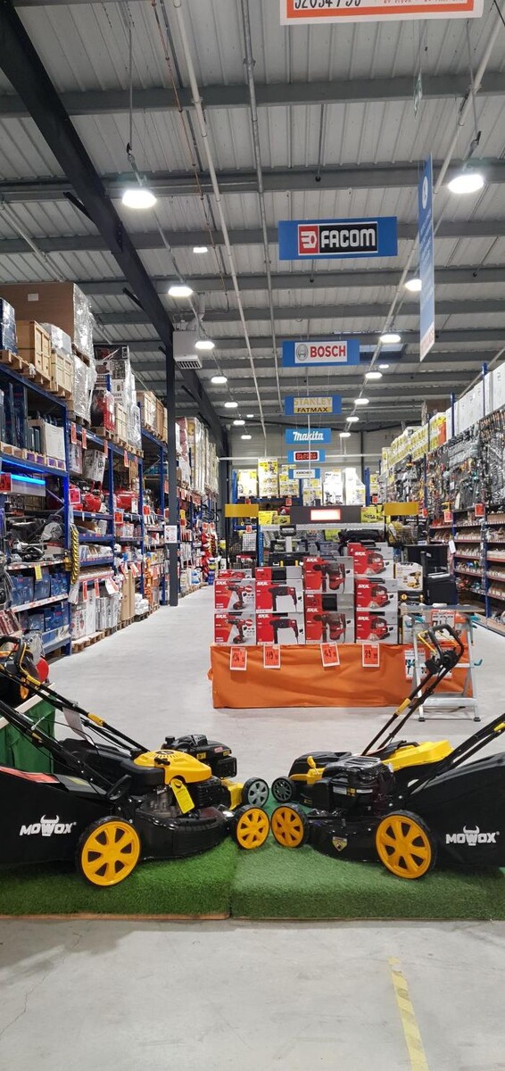 Images Brico Cash Vannes