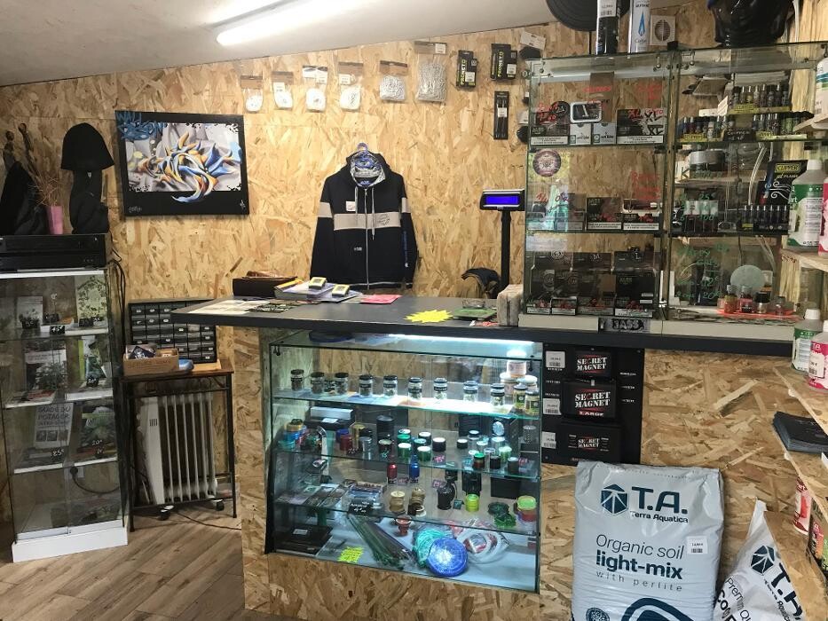 Images Toukipouss Growshop CBD shop