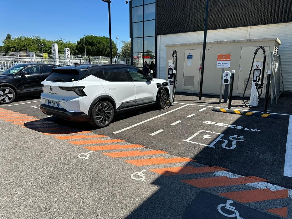 Images Mobilize Fast Charge Station de rechage