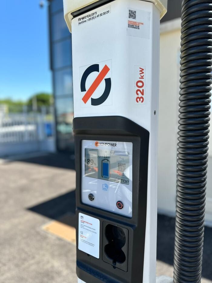 Images Mobilize Fast Charge Station de rechage