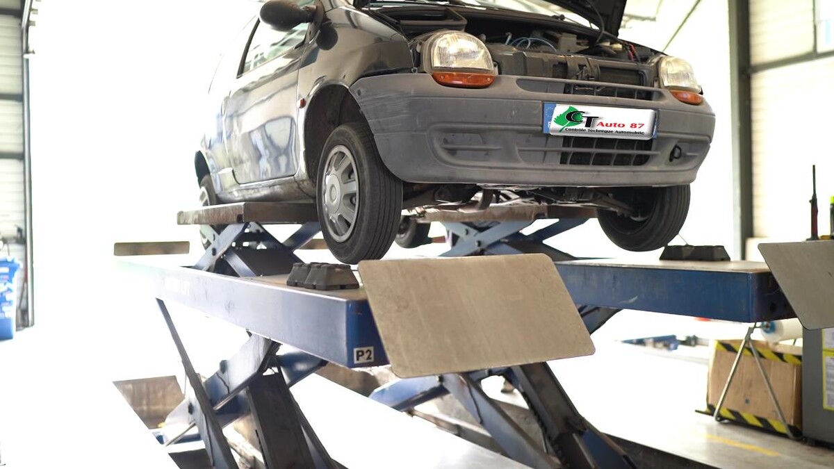 Images Centre contrôle technique DEKRA