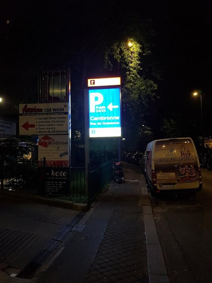 Images Parking Interparking Cambronne - Rue du Commerce