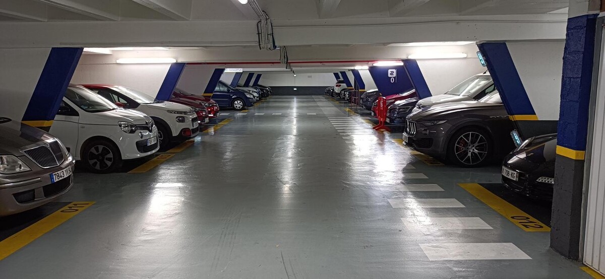 Images Parking Interparking Salpêtrière Italie