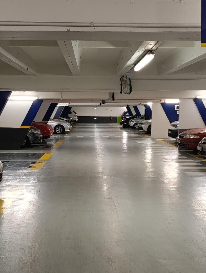 Images Parking Interparking Salpêtrière Italie