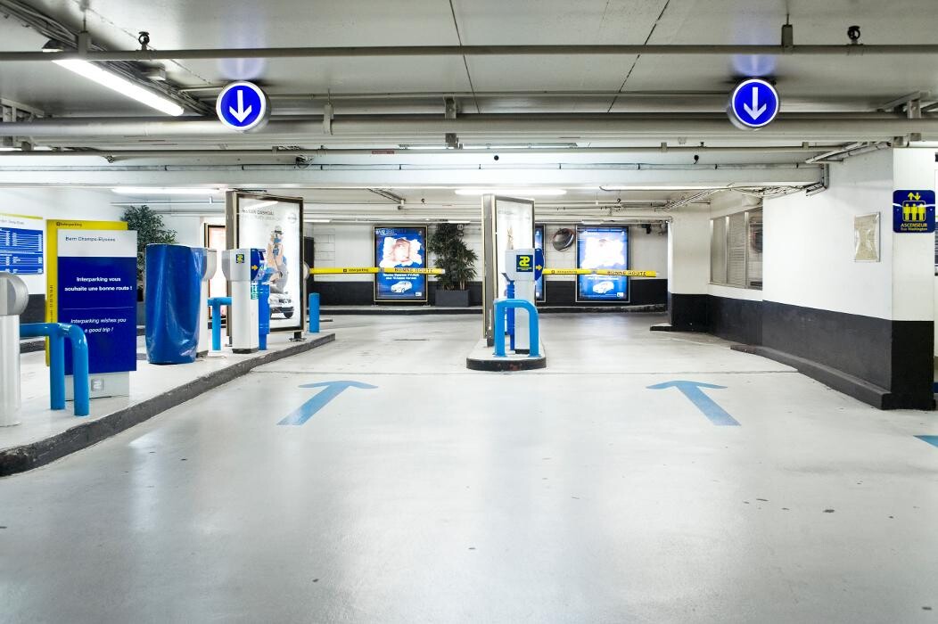 Images Parking Interparking Berri Champs-Elysées