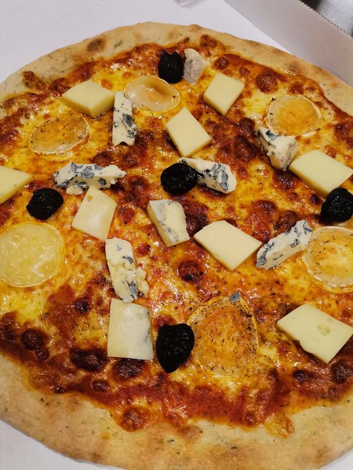 Images PIZZA DELOS Pizzeria certifiée Bio Besançon