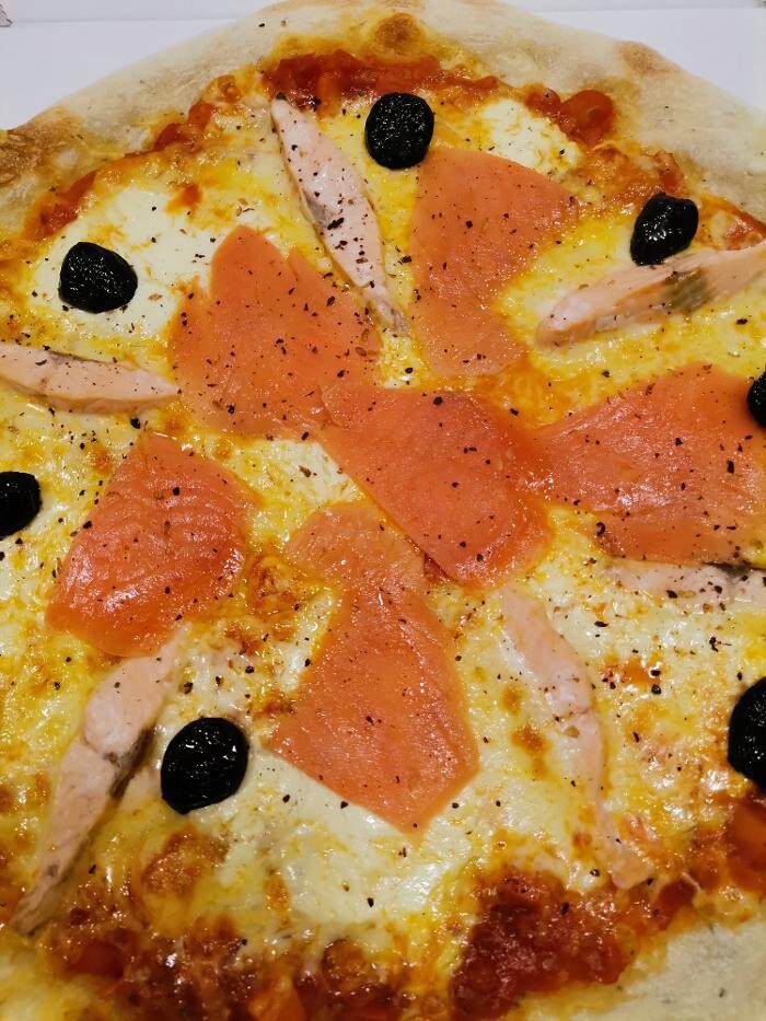 Images PIZZA DELOS Pizzeria certifiée Bio Besançon