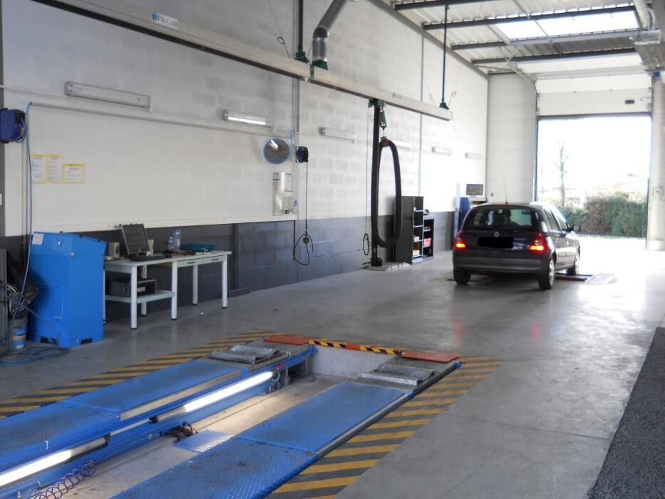 Images Centre contrôle technique DEKRA