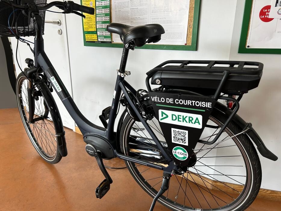 Images Centre contrôle technique DEKRA