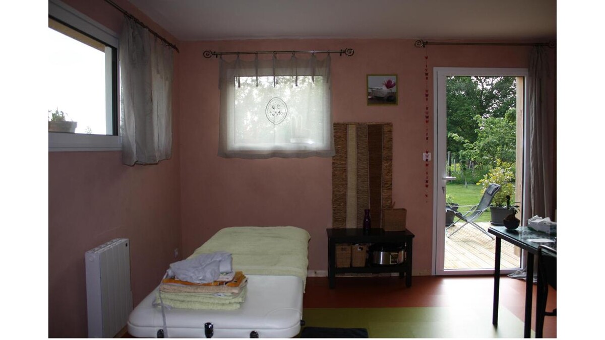 Images Naturopathe Iridologue, massages et soins de bien être