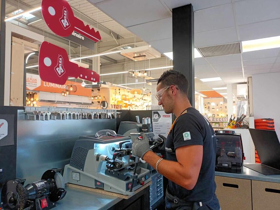 Images Weldom Latour Bas Elne