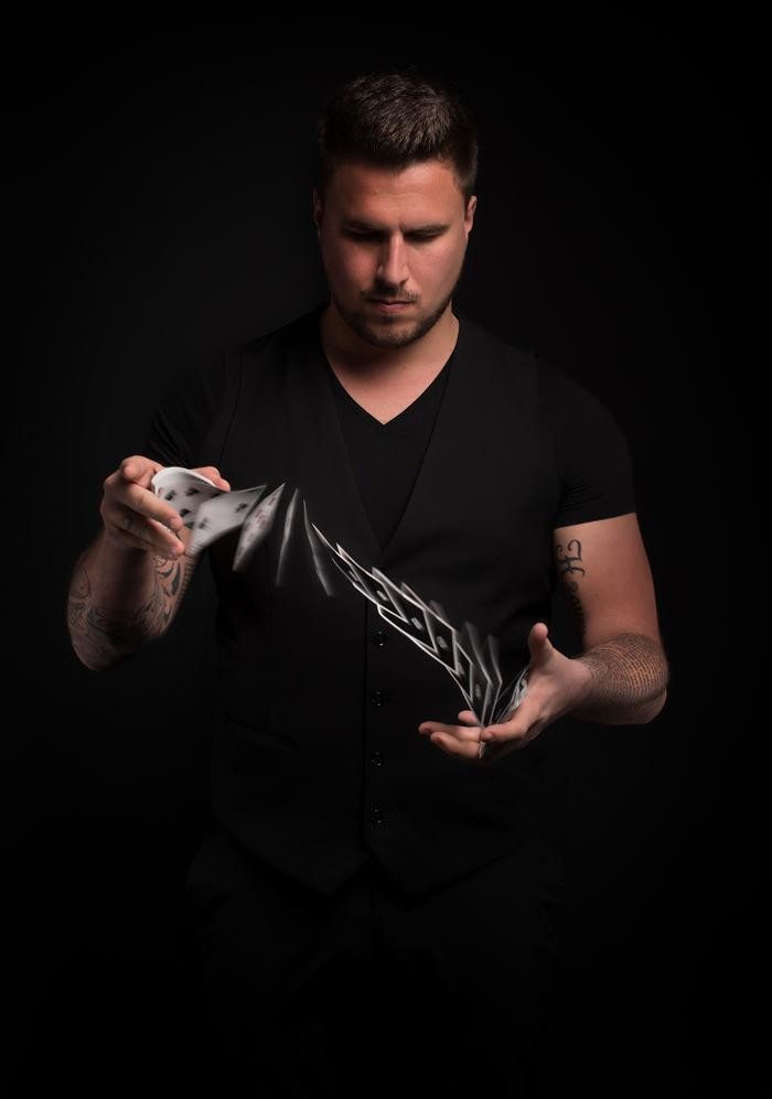 Images KEVIN MICOUD Magicien Mentaliste Grenoble