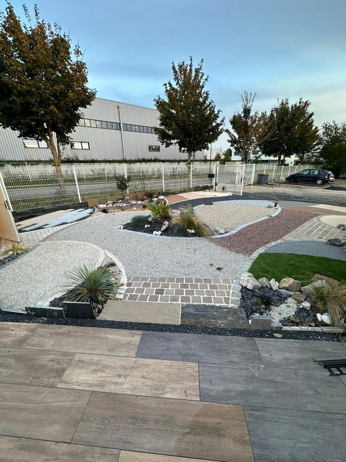 Images Daniel Moquet signe vos allées - Ent. Périsset