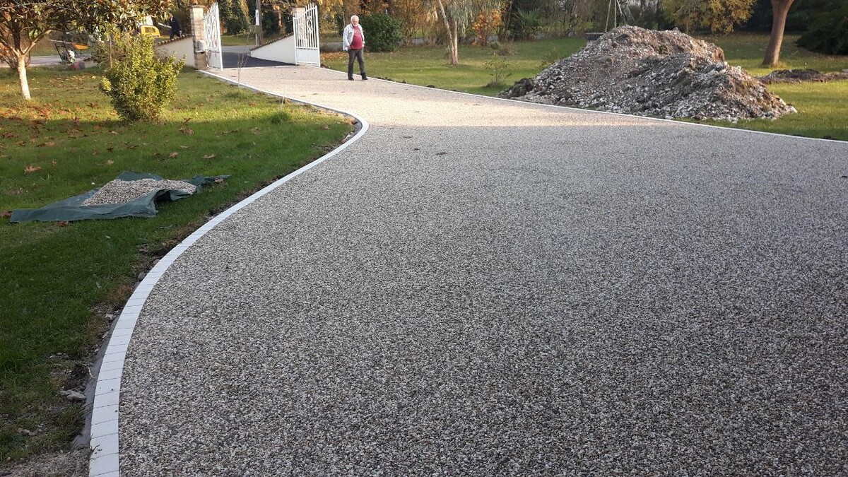 Images Daniel Moquet signe vos allées - Ent. Larrose-Bonnin