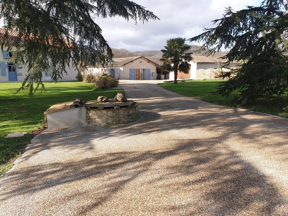 Images Daniel Moquet signe vos allées - Ent. Larrose-Bonnin