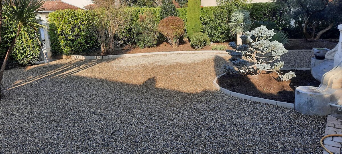 Images Daniel Moquet signe vos allées - Ent. Larrose-Bonnin