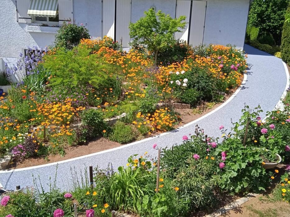 Images Daniel Moquet signe vos allées - Ent. Moulharat