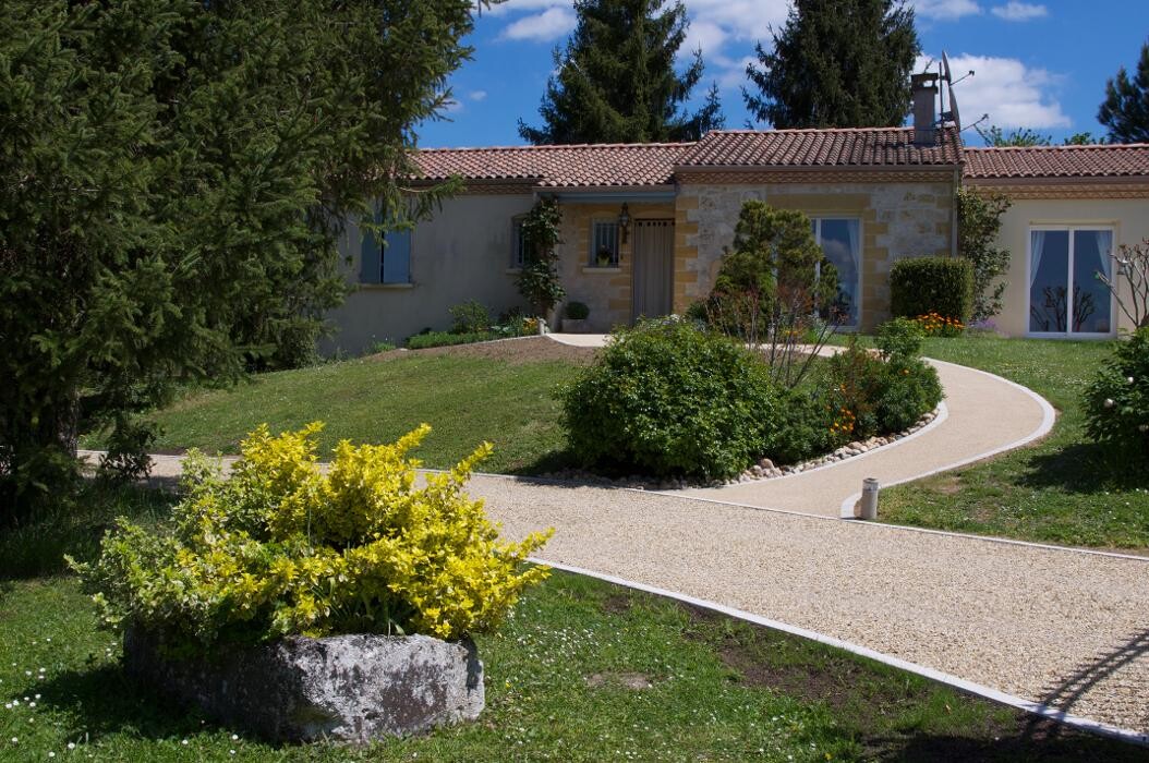 Images Daniel Moquet signe vos allées - Ent. Moulharat