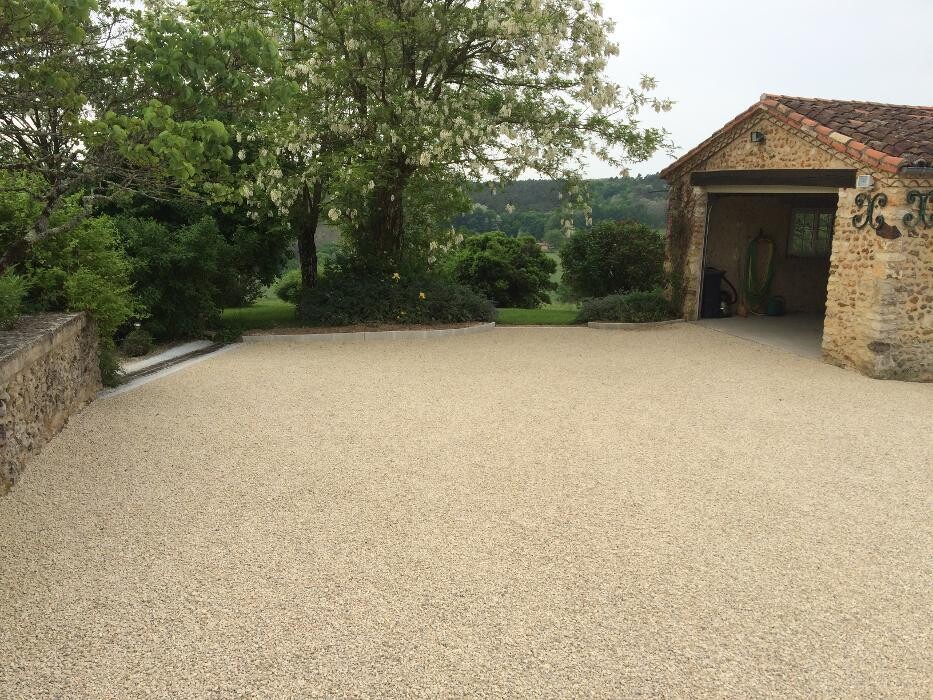 Images Daniel Moquet signe vos allées - Ent. Moulharat