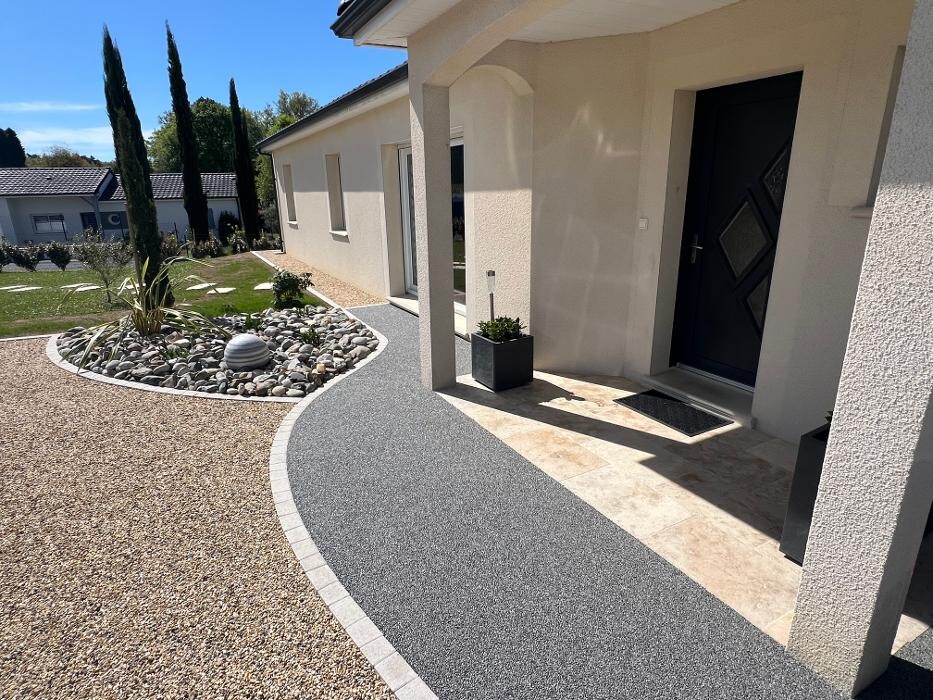 Images Daniel Moquet signe vos allées - Ent. Moulharat