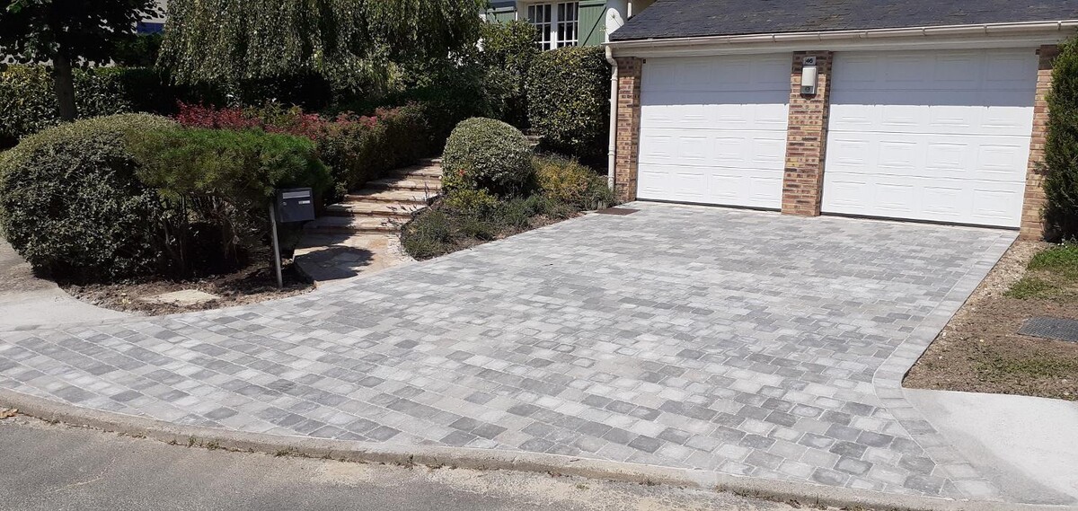 Images Daniel Moquet signe vos allées - Ent. Reynders