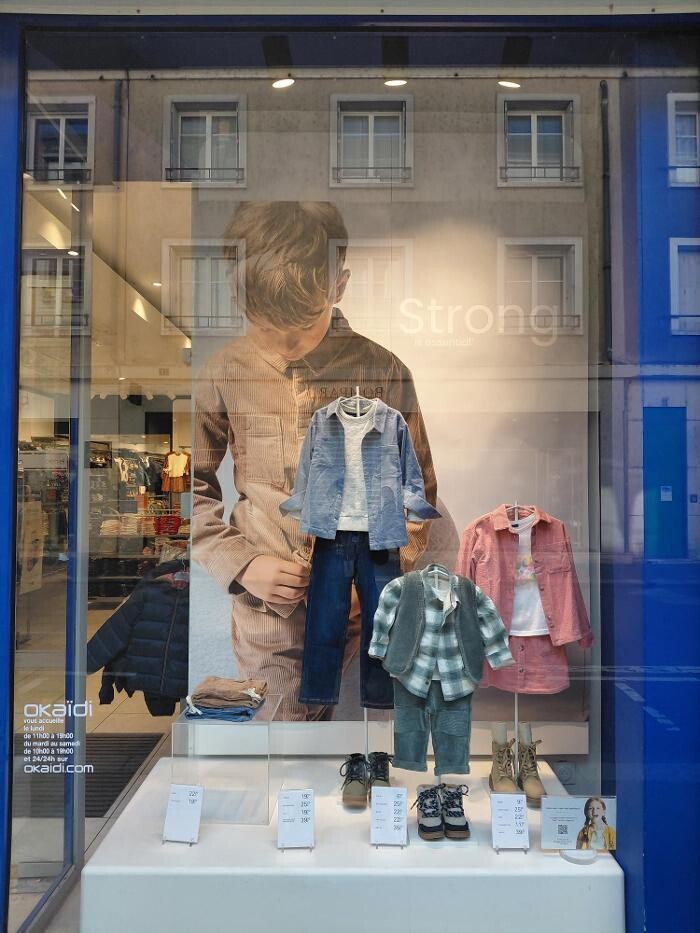 Images OKAIDI TOURS RUE DES HALLES