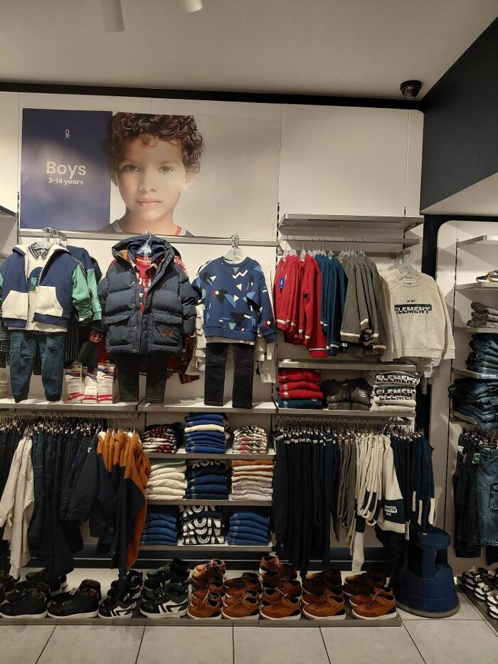 Images OKAIDI TOURS RUE DES HALLES