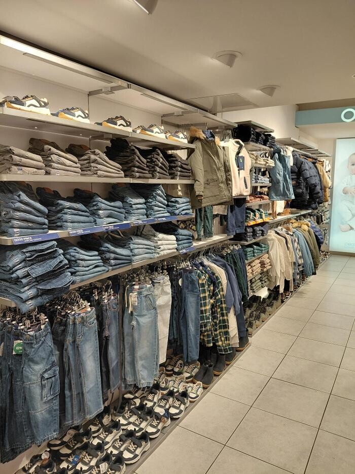 Images OKAIDI TOURS RUE DES HALLES