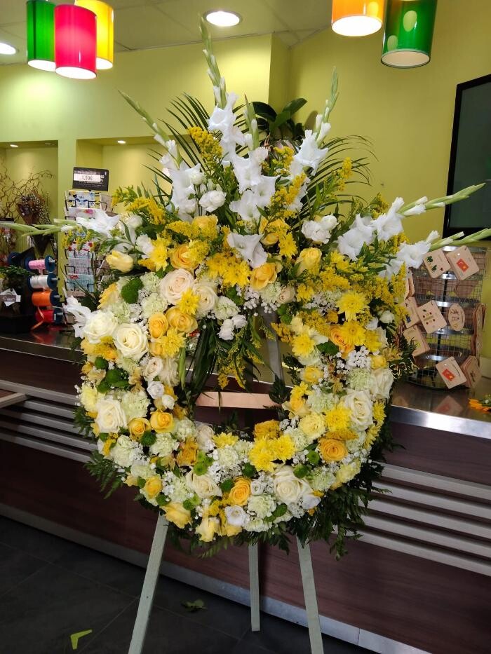 Images Carrément Fleurs - Fleuriste Nîmes 30 - Livraison de fleurs à domicile