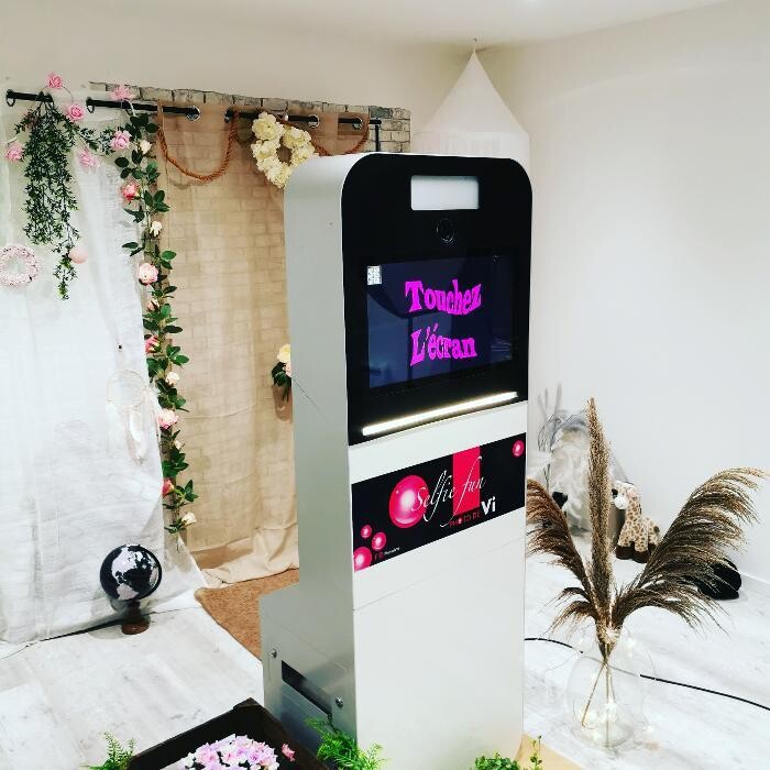 Images PhotodeVi : Photographe & SelfieFun by PhotodeVi : Location photobooth - borne selfie - borne photo - photobox